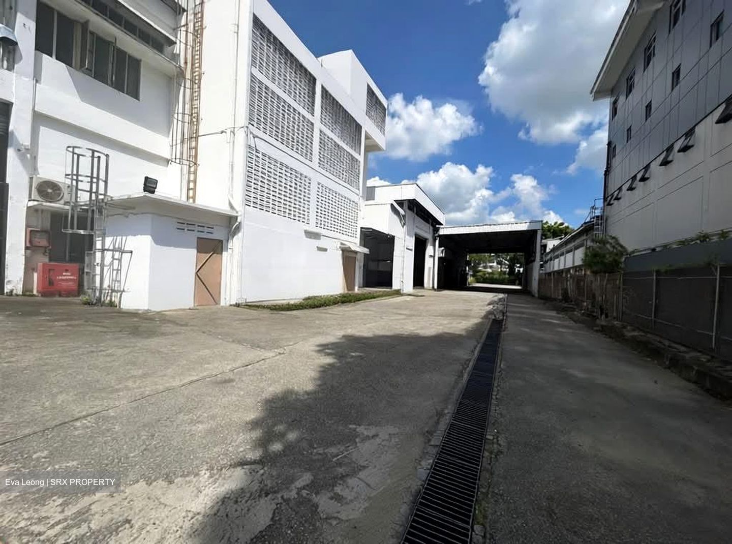 Corporation Place (D22), Factory #555030101